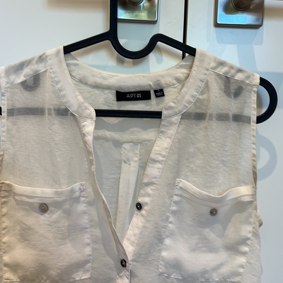 Cream sleeveless blouse - Picture 2 of 3